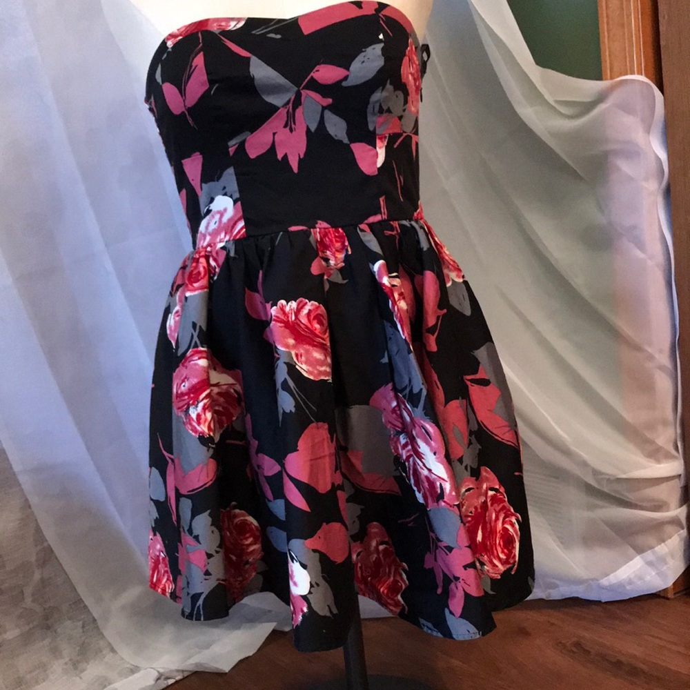 Charlotte Rouse strapless dress Medium Lined EUC
